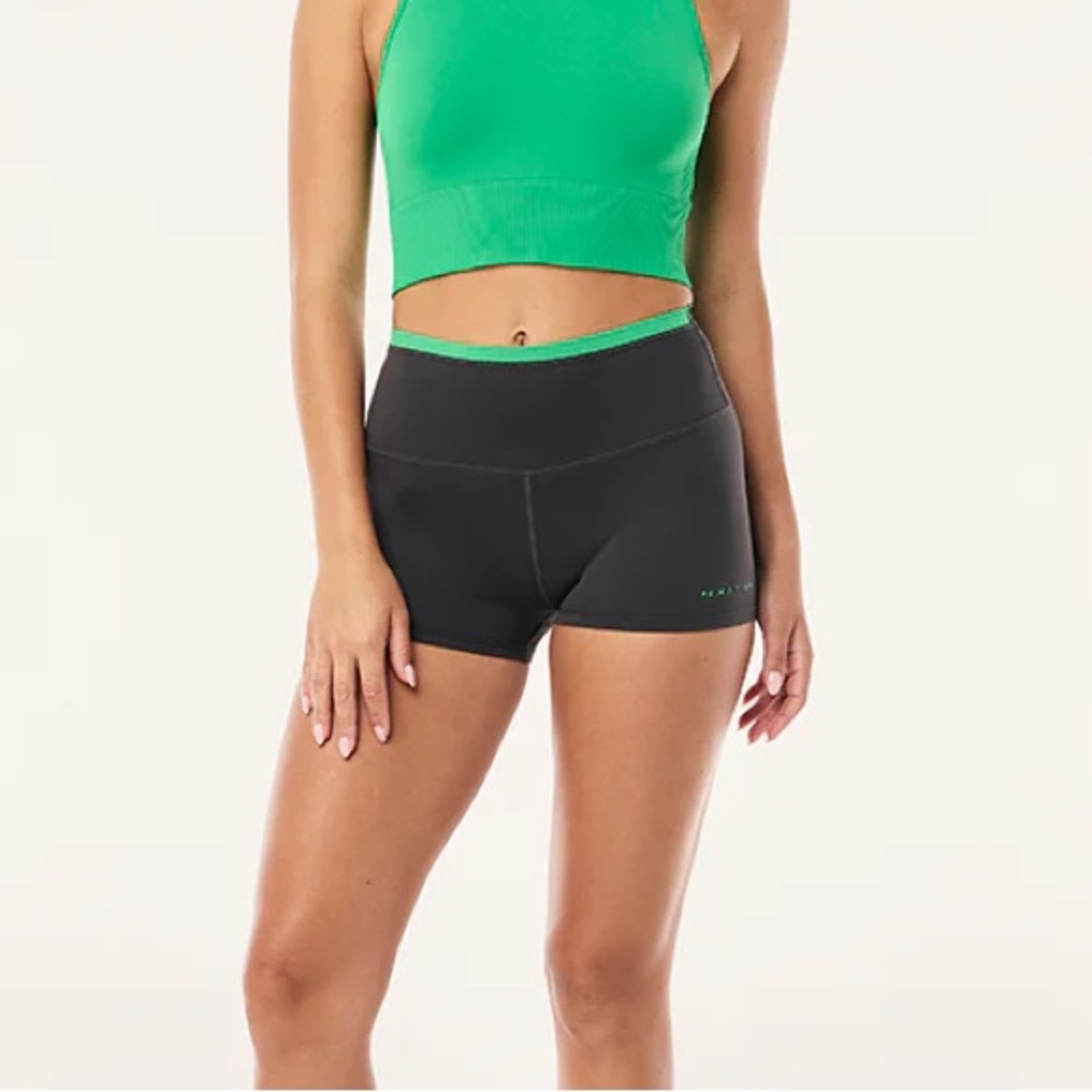 P.E Nation VITA 2.5" BIKE SHORT IN CAVIAR & KELLY GREEN